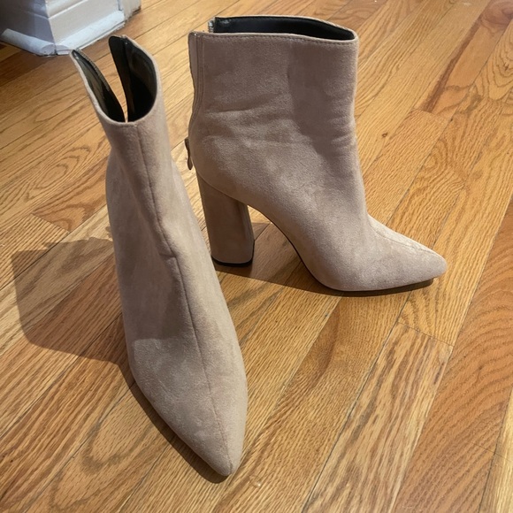 Suede like booties on thick heel - Picture 3 of 6